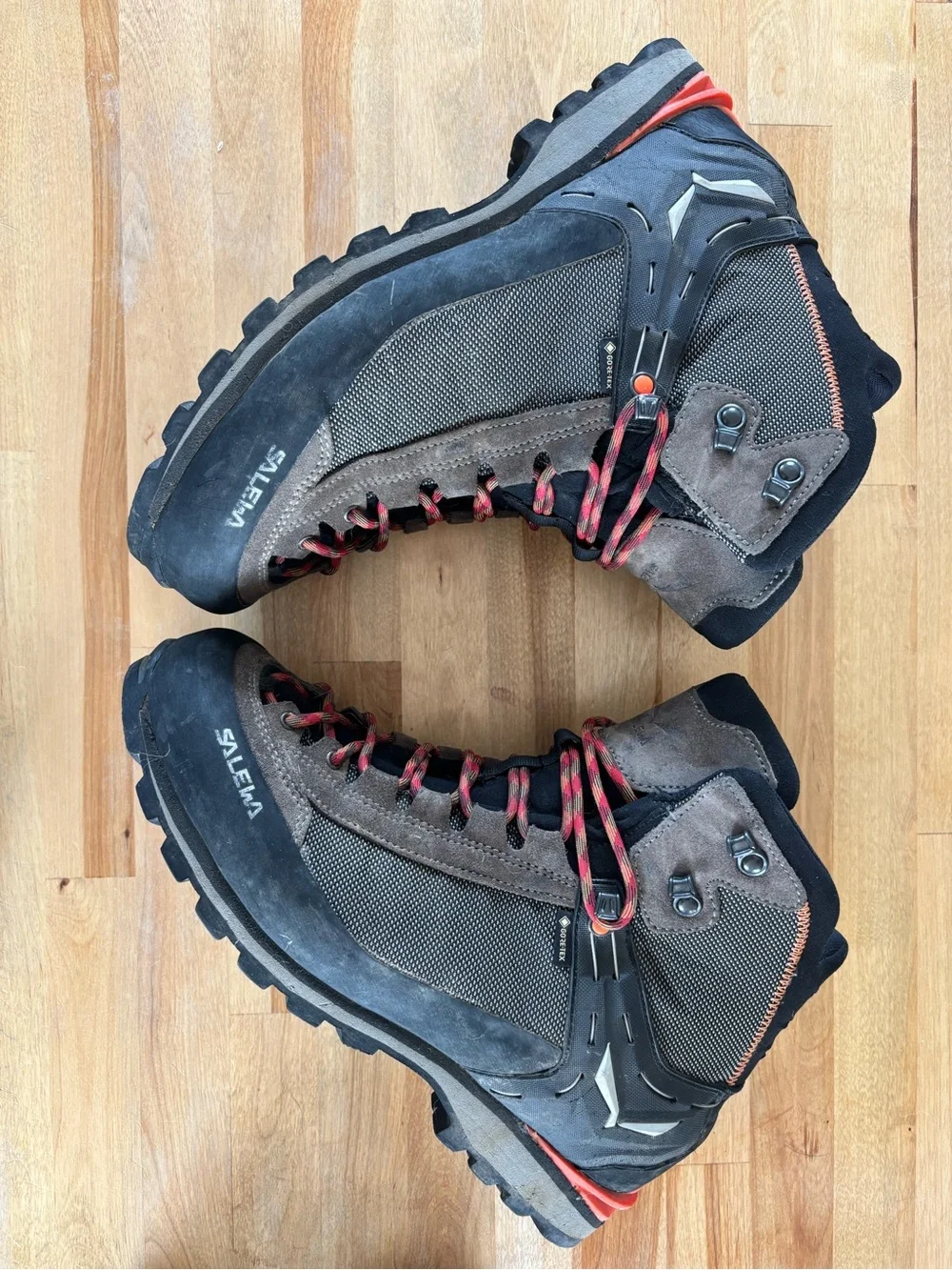 Men’s Brown Hiking Boots with Red Laces
